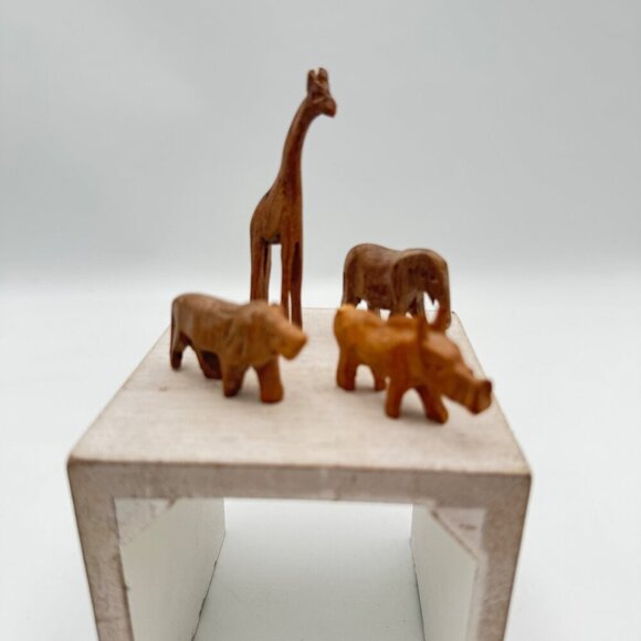 Vintage Lot of 4 miniature mini micro hand carved animals from Africa Read - Picture 1 of 8